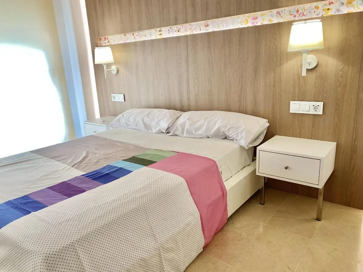 Apartment Modern Salou Apartment: Poolside Retreat