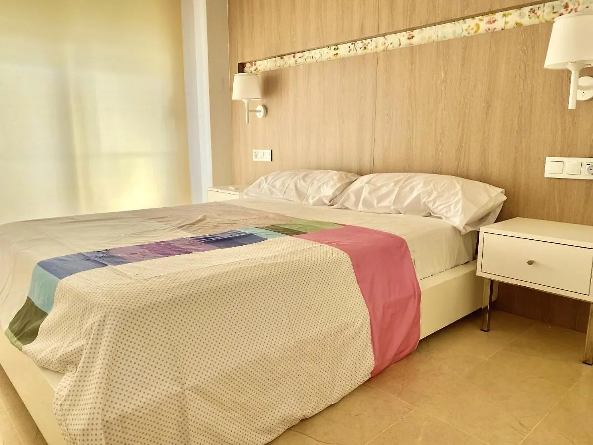 Modern Salou Apartment: Poolside Retreat