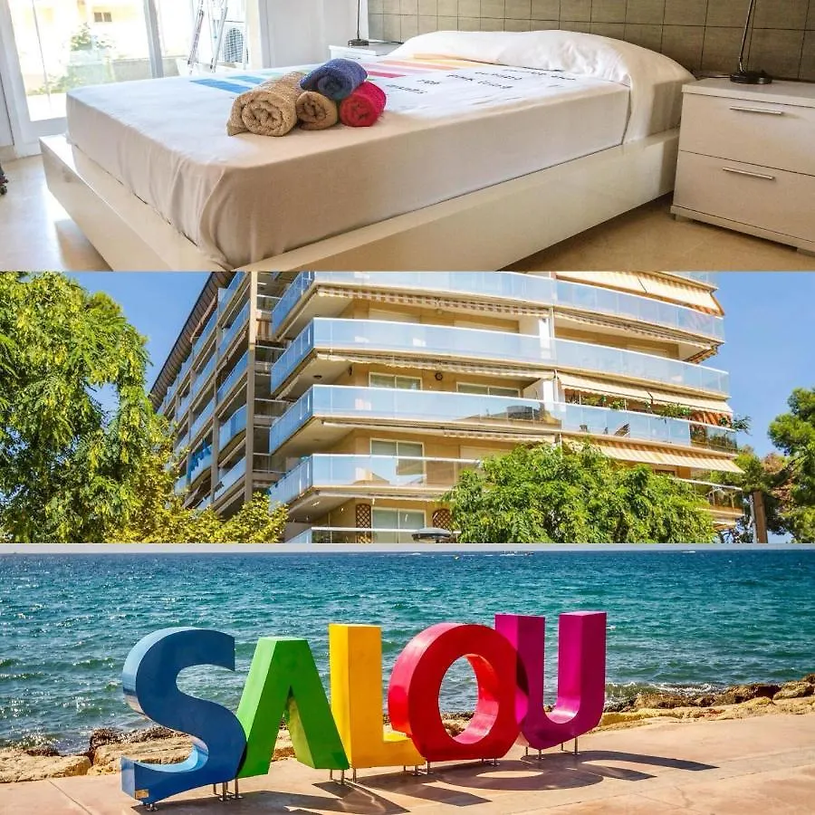 Modern Salou Apartment: Poolside Retreat Apartment